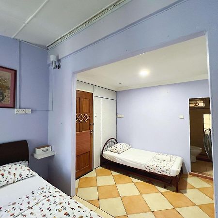 Merdeka Guest House 2 Kuching Exterior photo