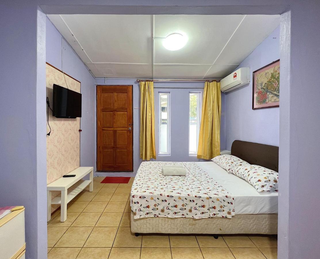 Merdeka Guest House 2 Kuching Exterior photo