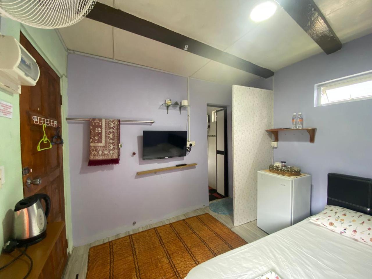 Merdeka Guest House 2 Kuching Exterior photo