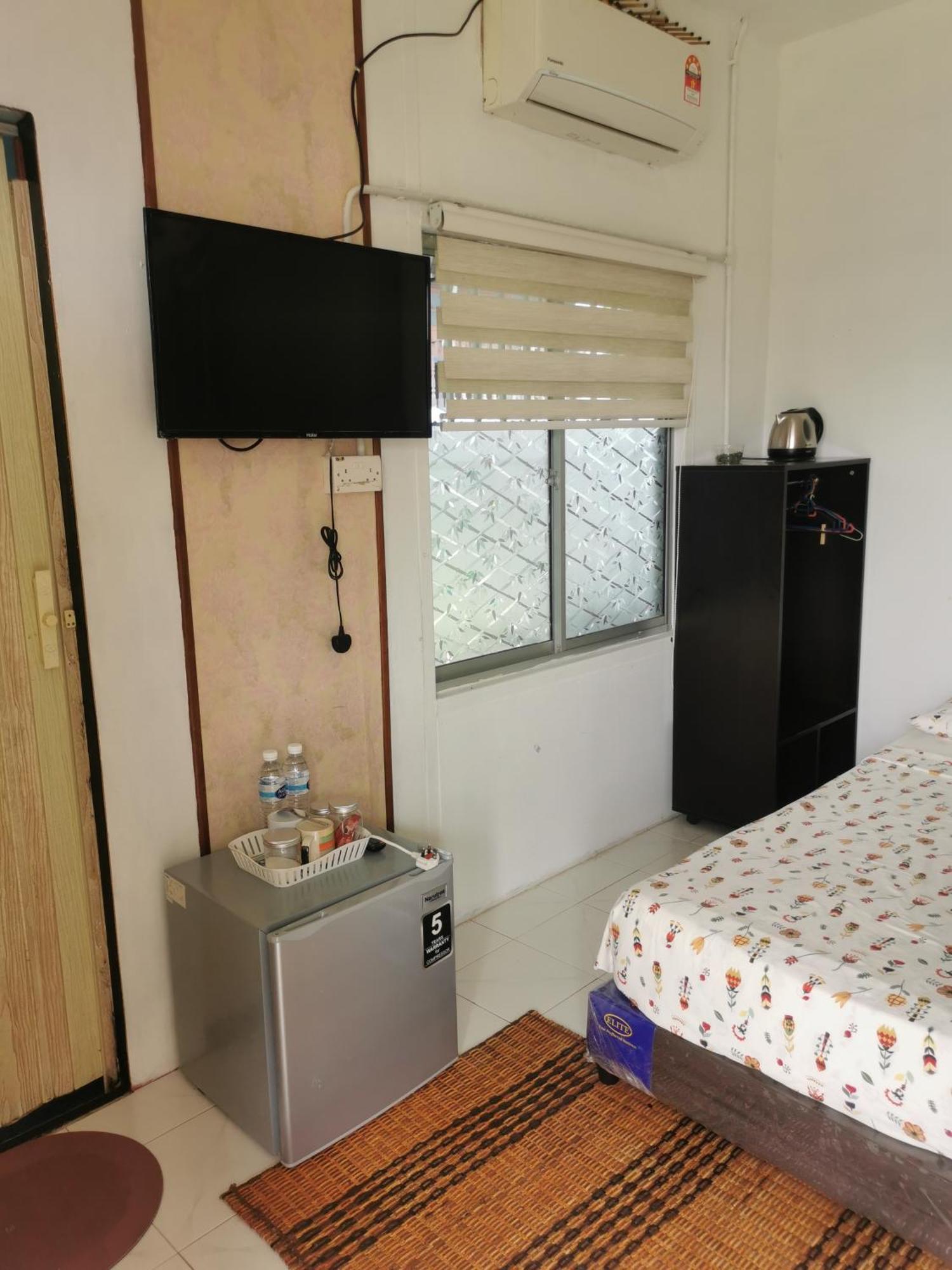 Merdeka Guest House 2 Kuching Exterior photo