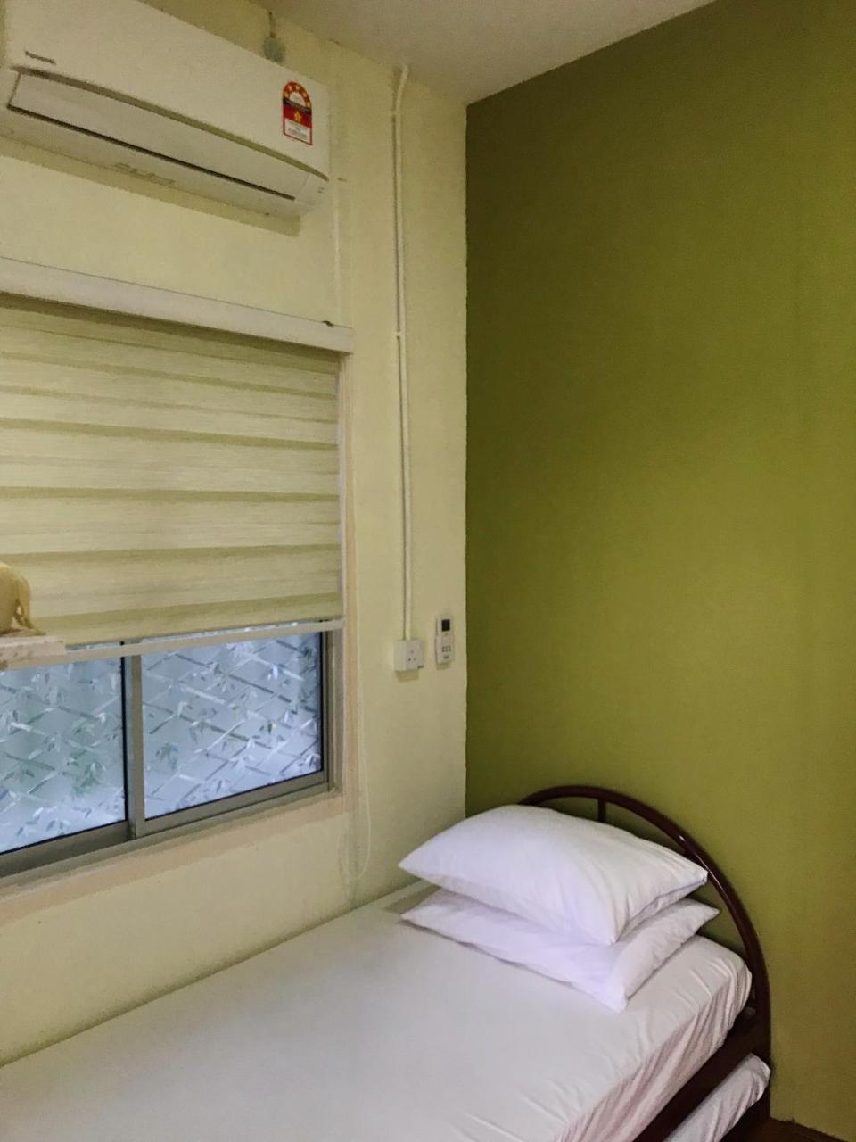 Merdeka Guest House 2 Kuching Exterior photo